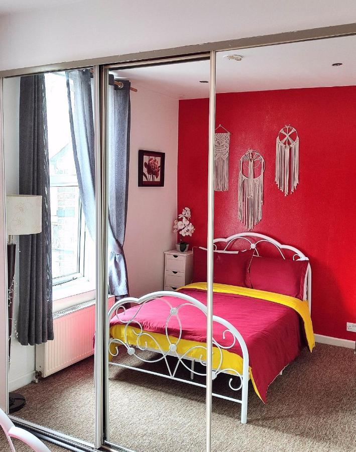 Double Room Lgbt Londyn Zewnętrze zdjęcie