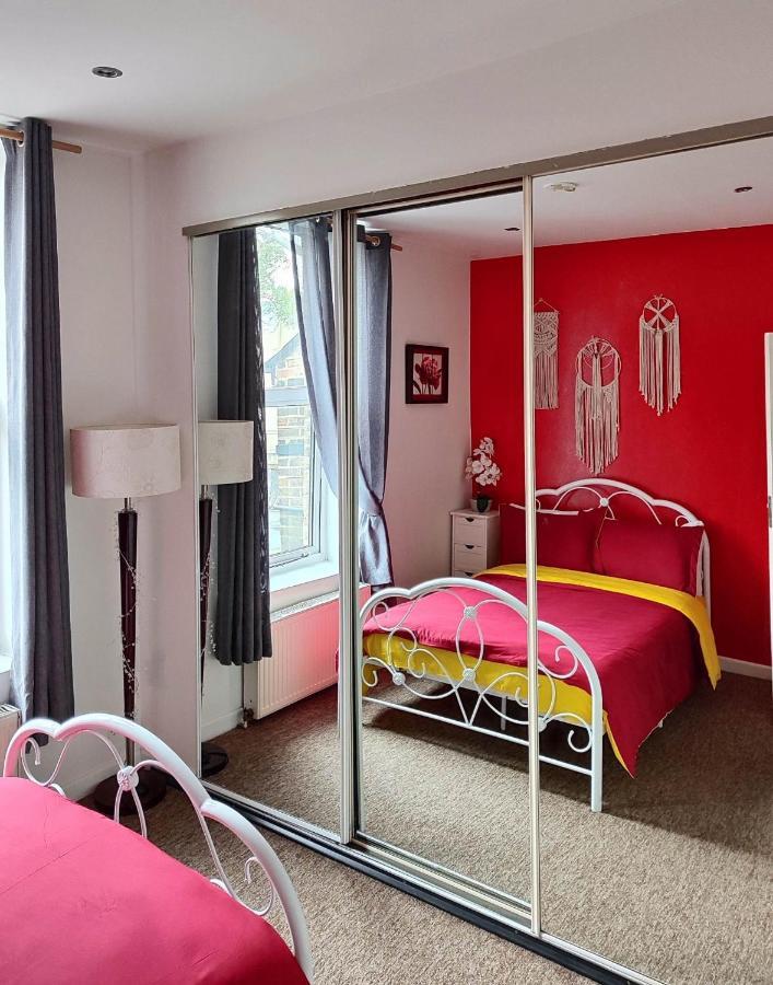 Double Room Lgbt Londyn Zewnętrze zdjęcie