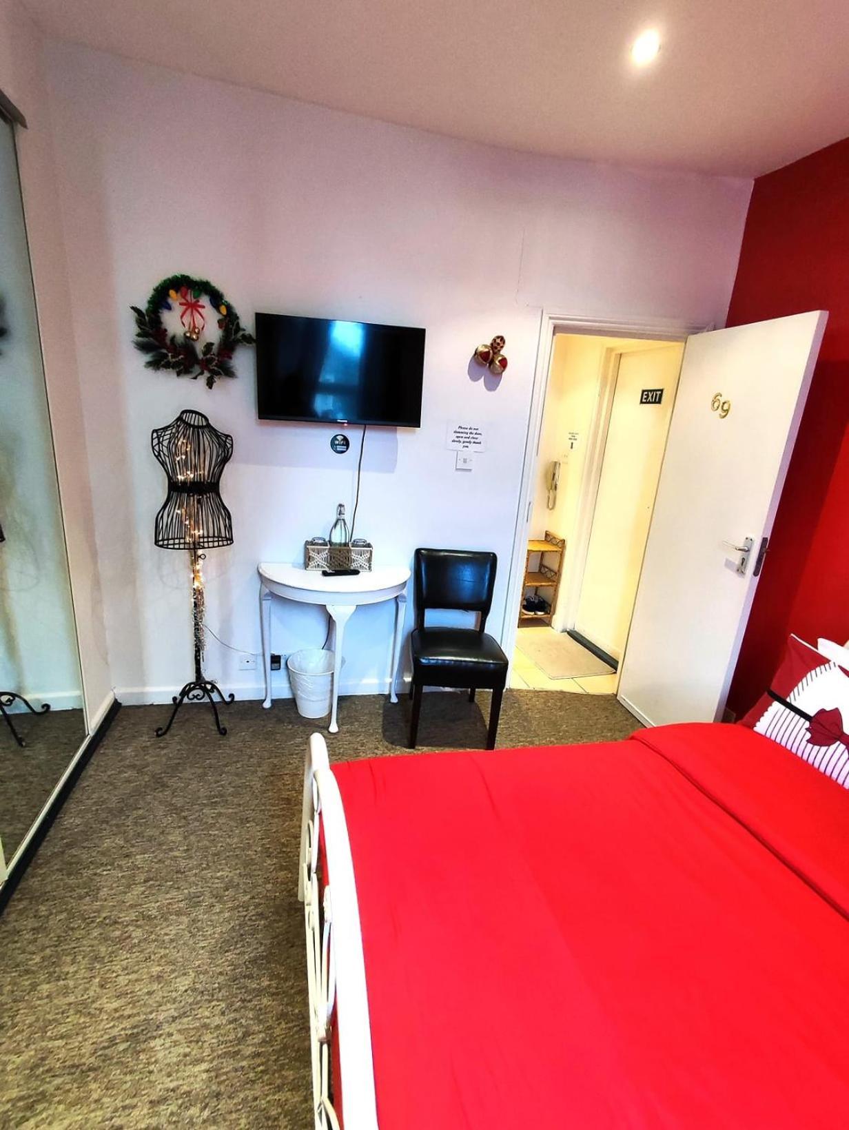Double Room Lgbt Londyn Zewnętrze zdjęcie