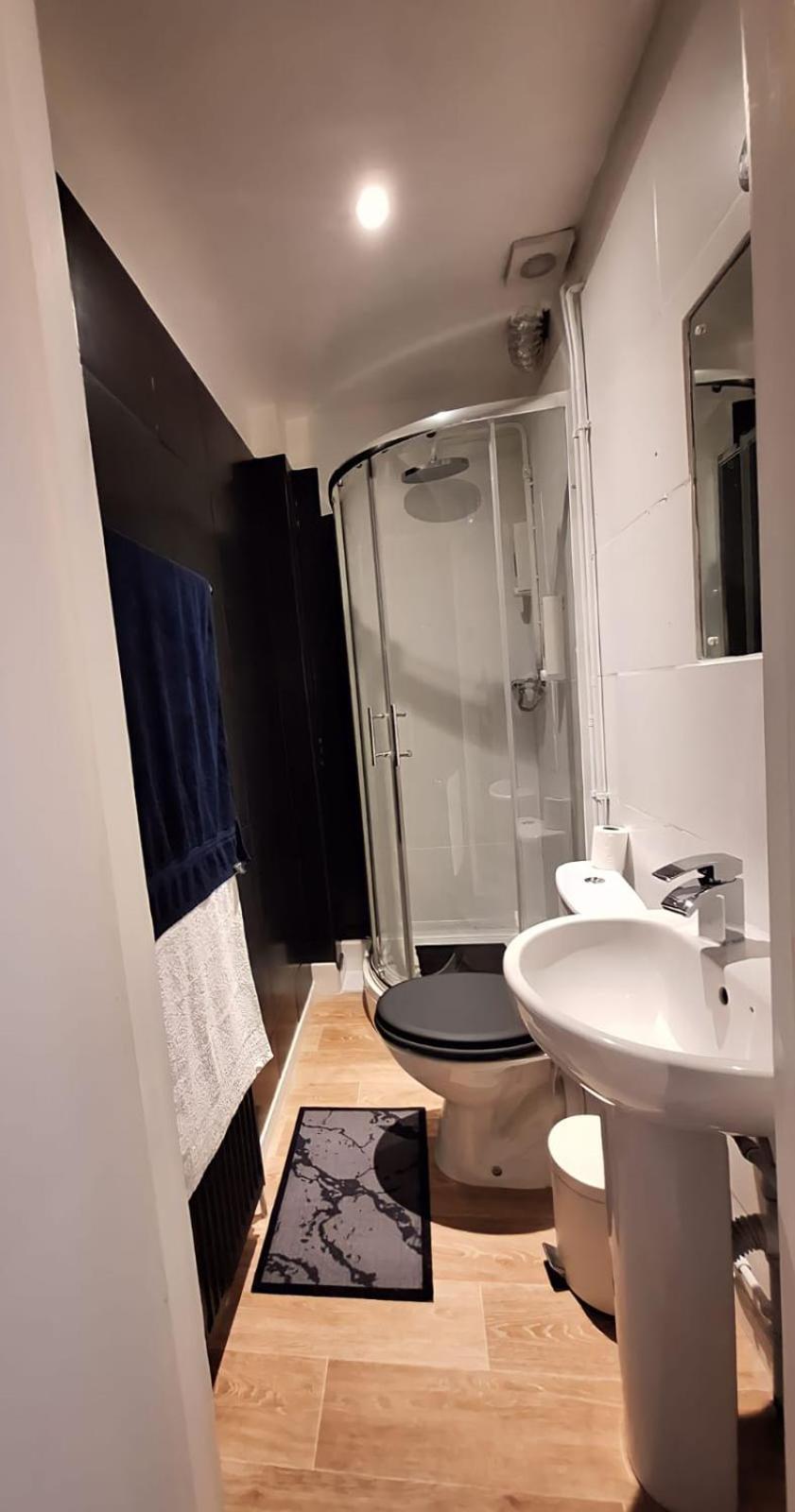Double Room Lgbt Londyn Zewnętrze zdjęcie